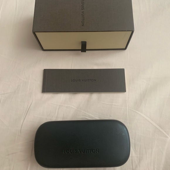 Louis Vuitton Tort Sunglasses - Picture 8 of 9